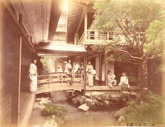 Geishas in einem Teehaus in Tonosawa